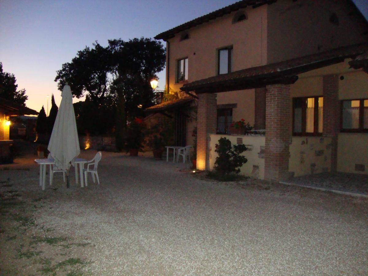 Vila Residenza Le Querce Trilocale Fossato di Vico Exteriér fotografie